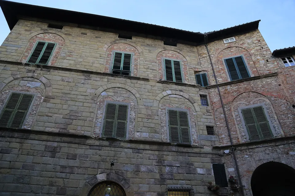 Rumore in centro a Lucca, il comitato Vcs: "Controlli insufficienti sulle deroghe acustiche"