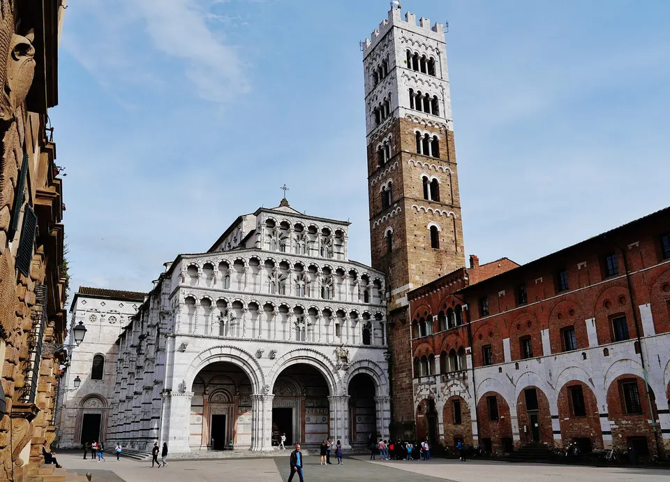 A Lucca un tour serale tra fantasmi, misteri e leggende del centro storico