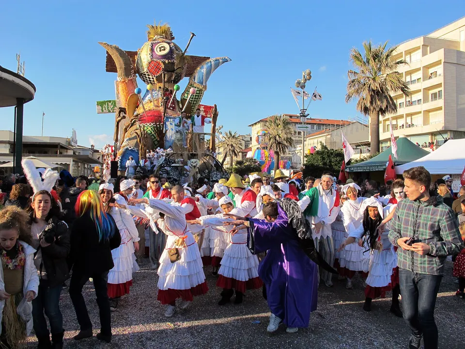 Carnevale di Viareggio, il pubblico entrerà in giuria grazie al televoto