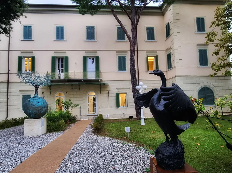Forte dei Marmi, Villa Bertelli celebra gli 800 anni di San Francesco