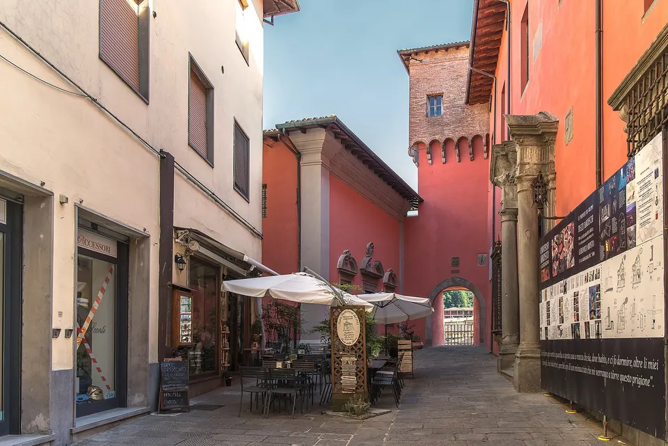 Castelnuovo di Garfagnana: cosa vedere nel centro storico e la Rocca Ariostesca
