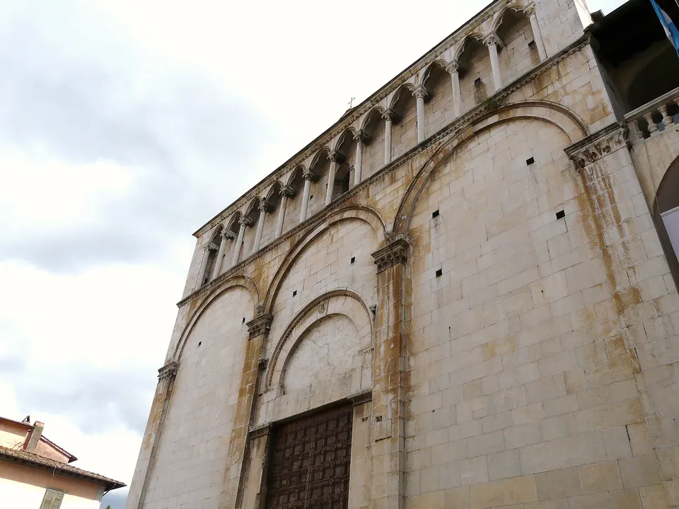 Pietrasanta, il 28 novembre l'anteprima del nuovo Champagne Day