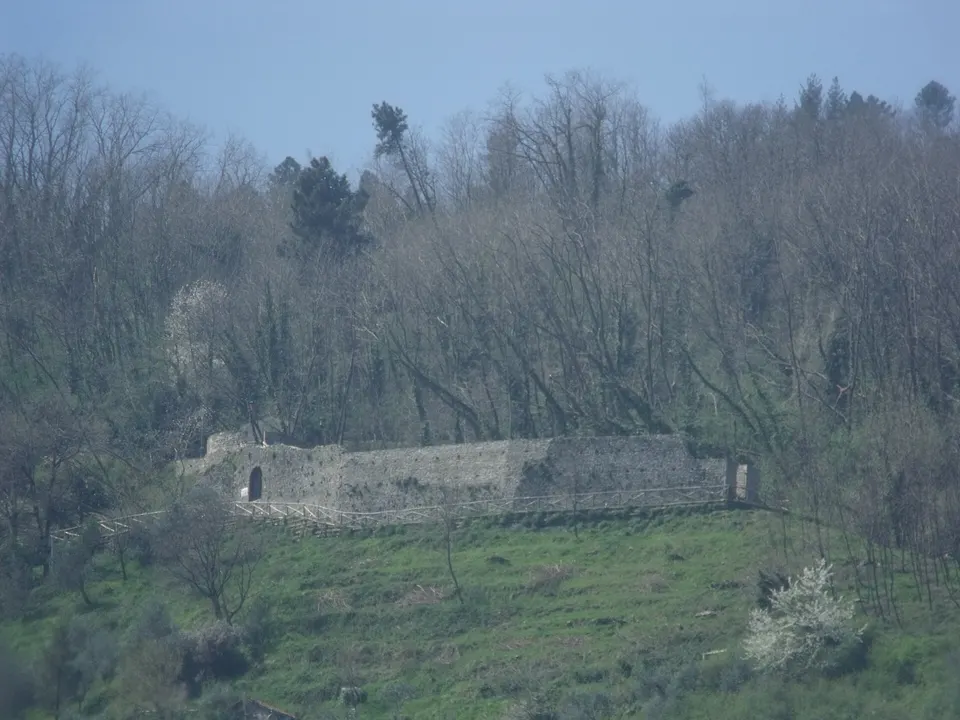 Villa Basilica, la Rocca riapre con il trekking di Altopiani Officina Futura
