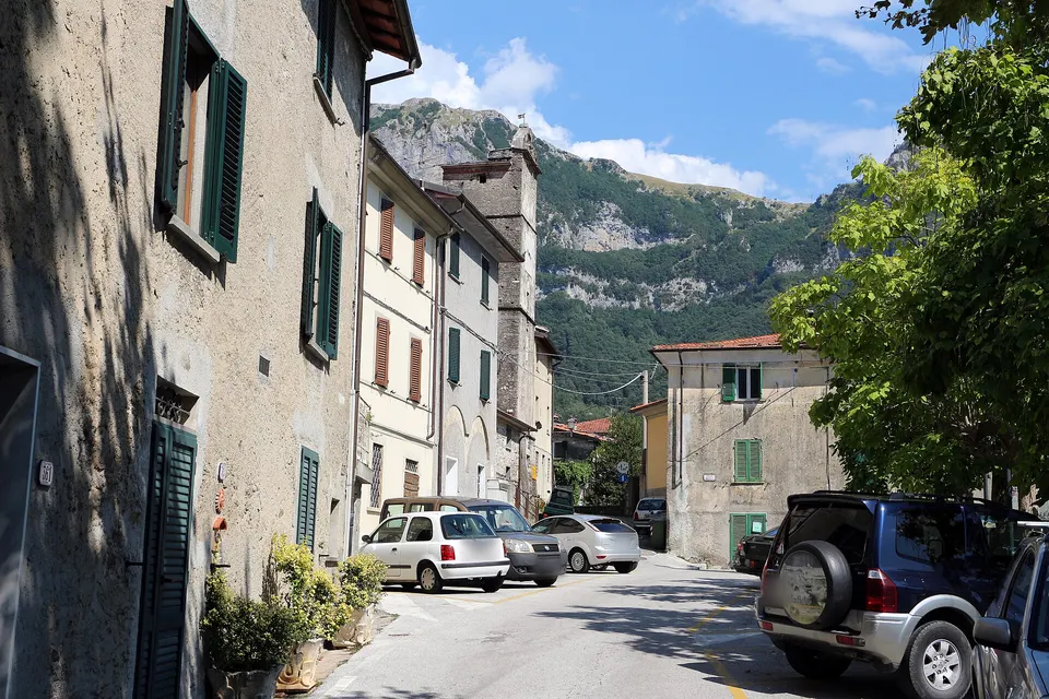 Stazzema, il sindaco Verona: "Senza servizi non c'è futuro per la montagna"