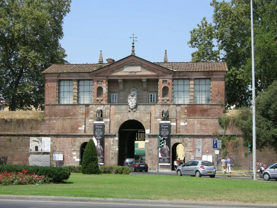 Porta san pietro, lucca