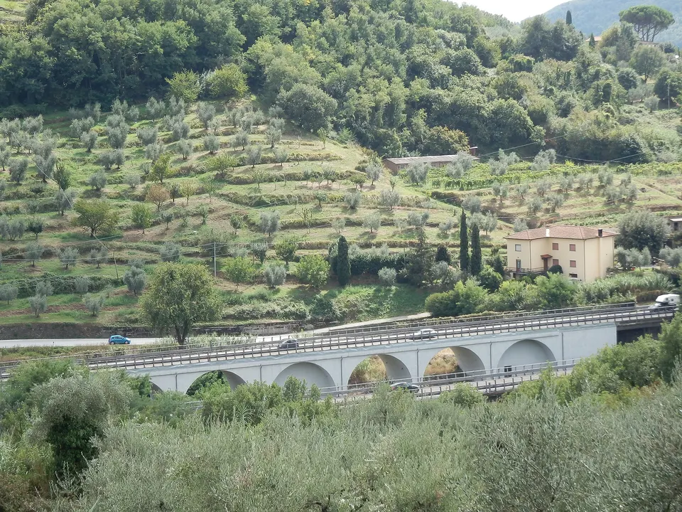Autostrada Firenze-Mare vista dalla Rocca Nuova di Serravalle