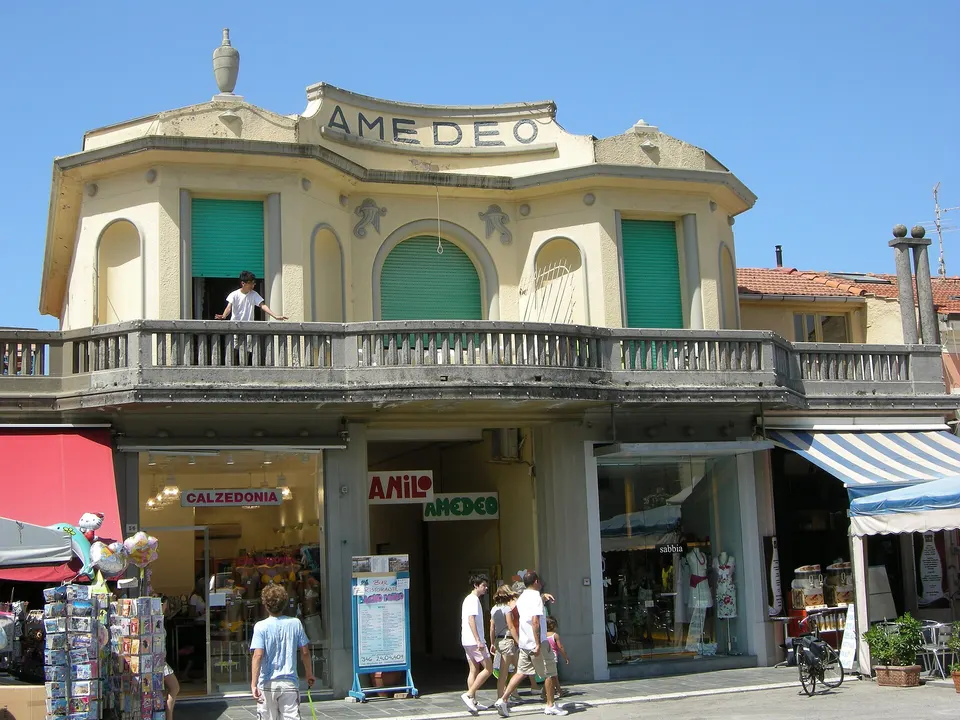 Passeggiata di viareggio 12 bagno amedeo