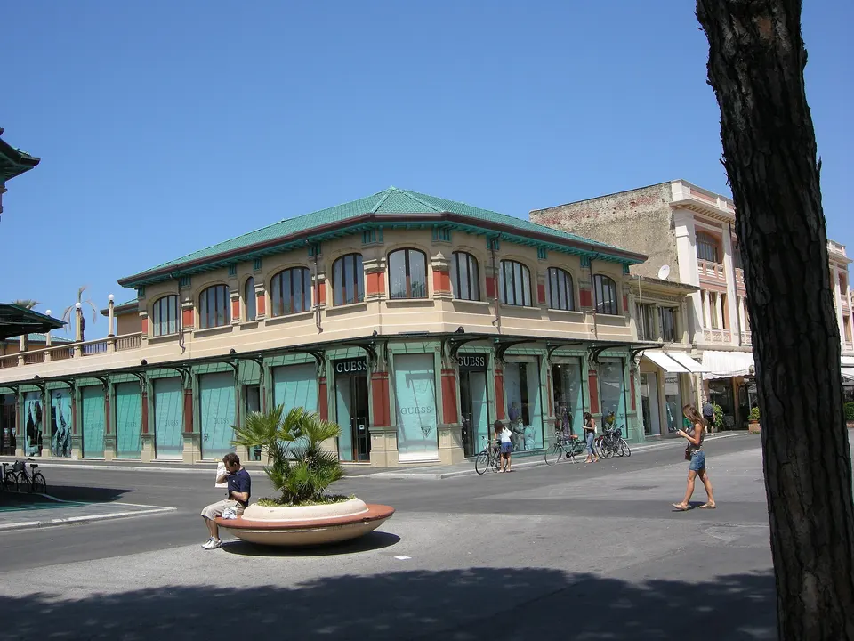 Passeggiata di viareggio 02 galleria Nettuno