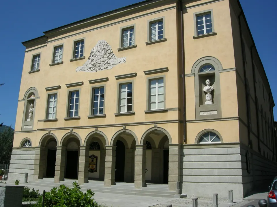 Teatro comunale vittorio alfieri, castelnuovo garfagnana 02