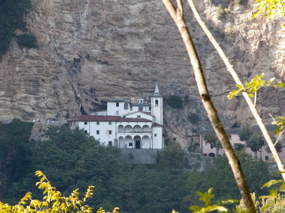 Eremo Santuario di Calomini (XI-XIV sec.)